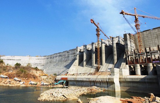 Chặn dòng, tích nước Hồ chứa nước Sông Cái ở Ninh Thuận