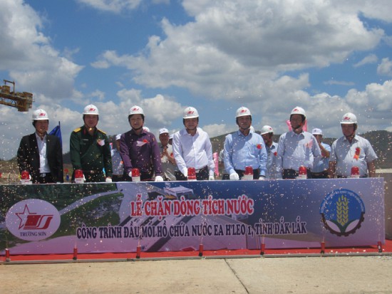 Hồ chứa nước Ea H’leo chính thức chặn dòng, tích nước